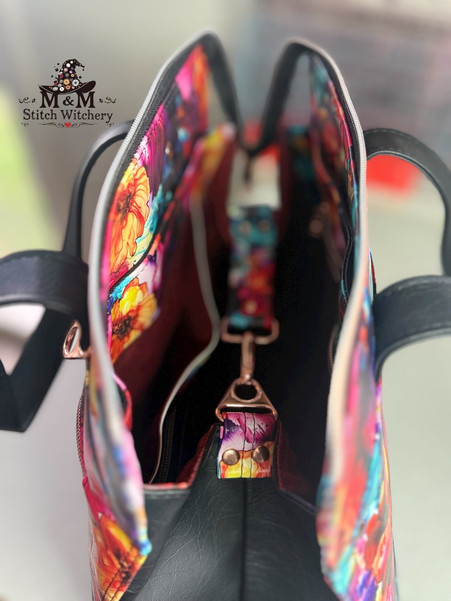 Solasta Convertible Bag (Flowers)