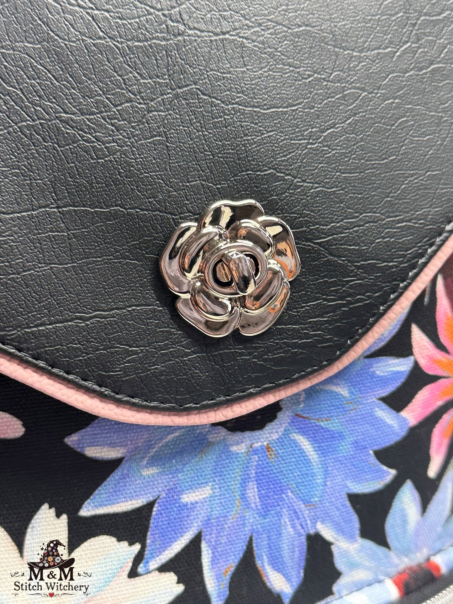 The Clover Convertible Bag (Flowers)