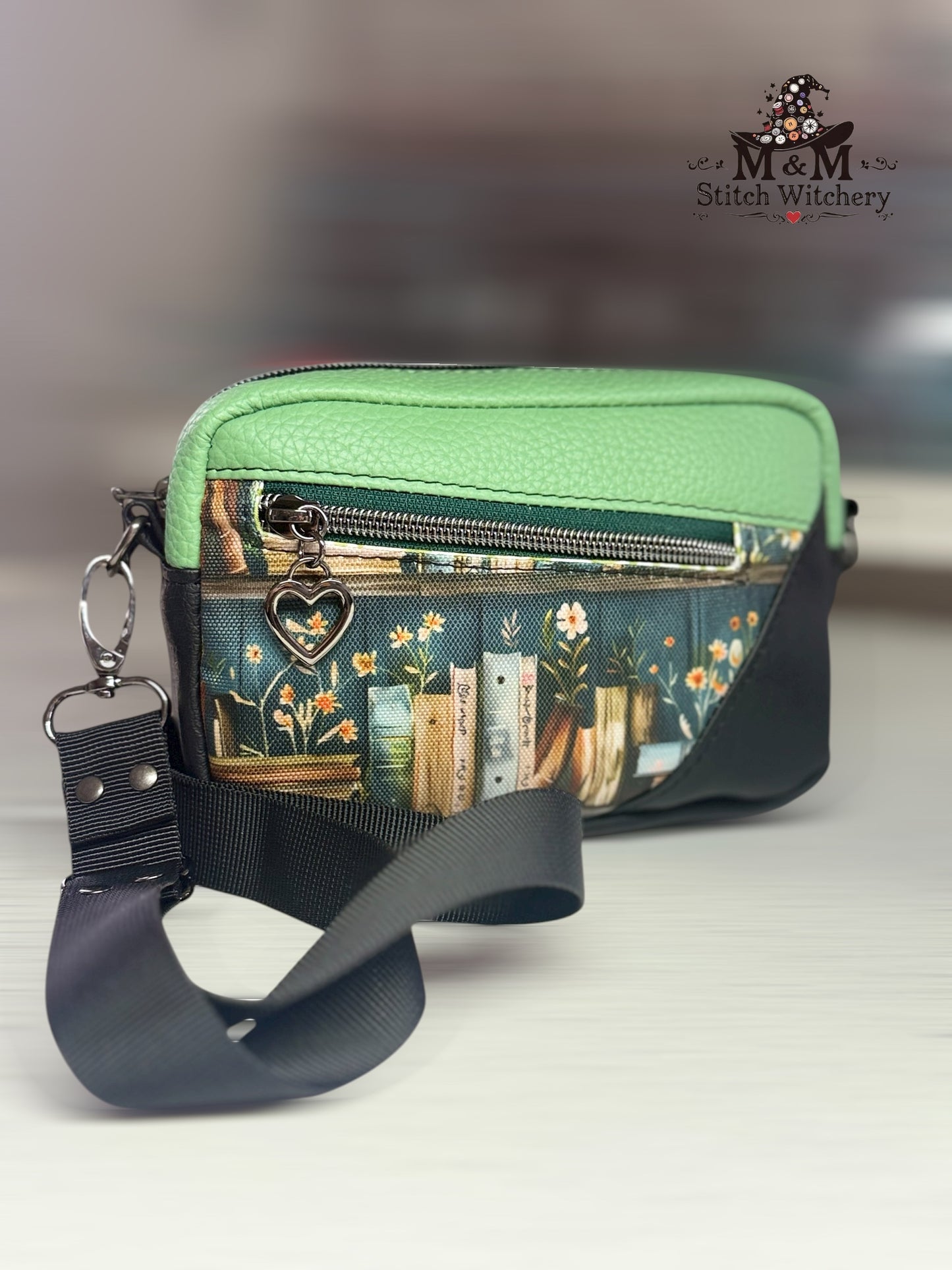 Trio Mini Crossbody Small (Books)