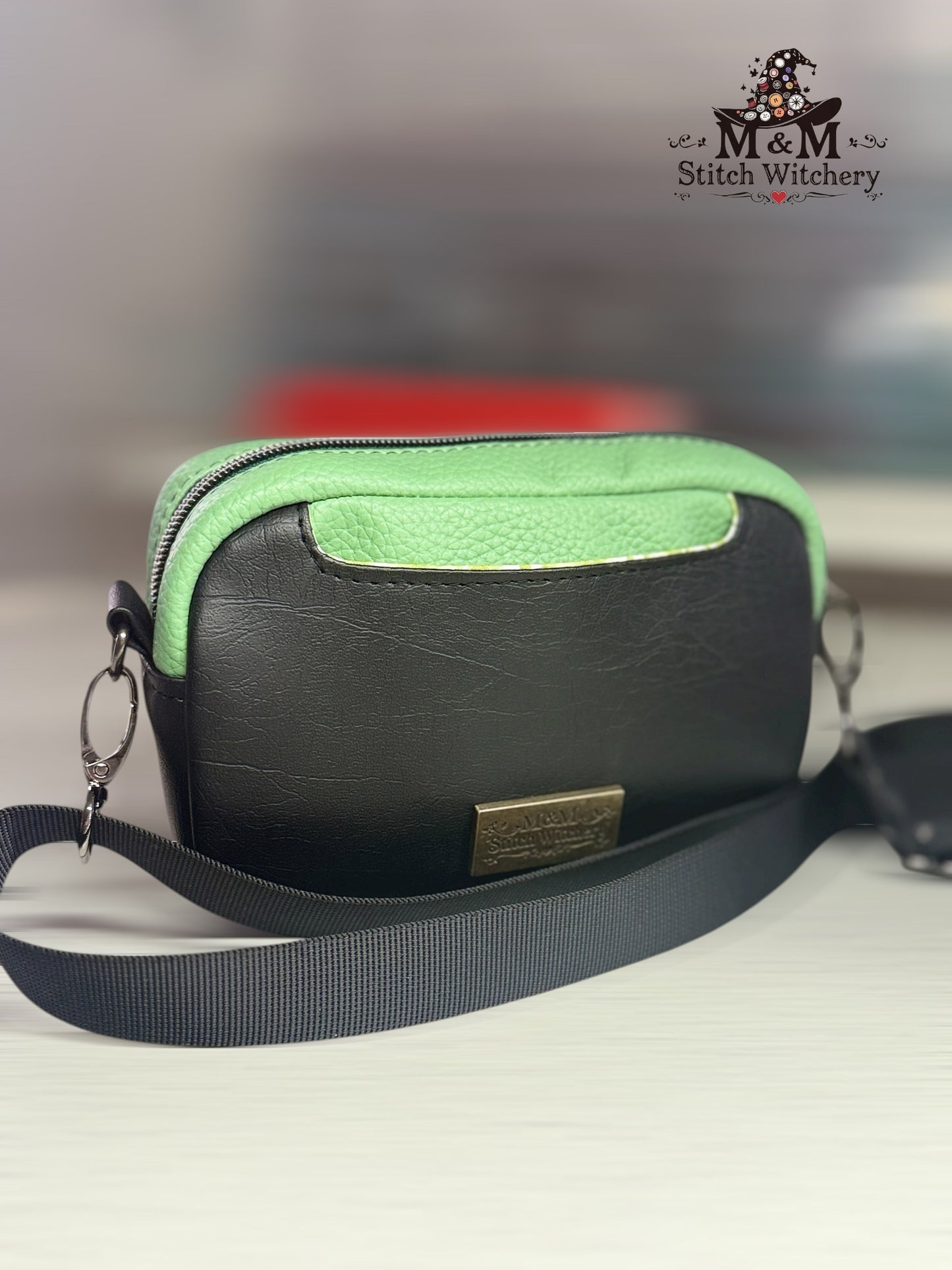 Trio Mini Crossbody Small (Books)