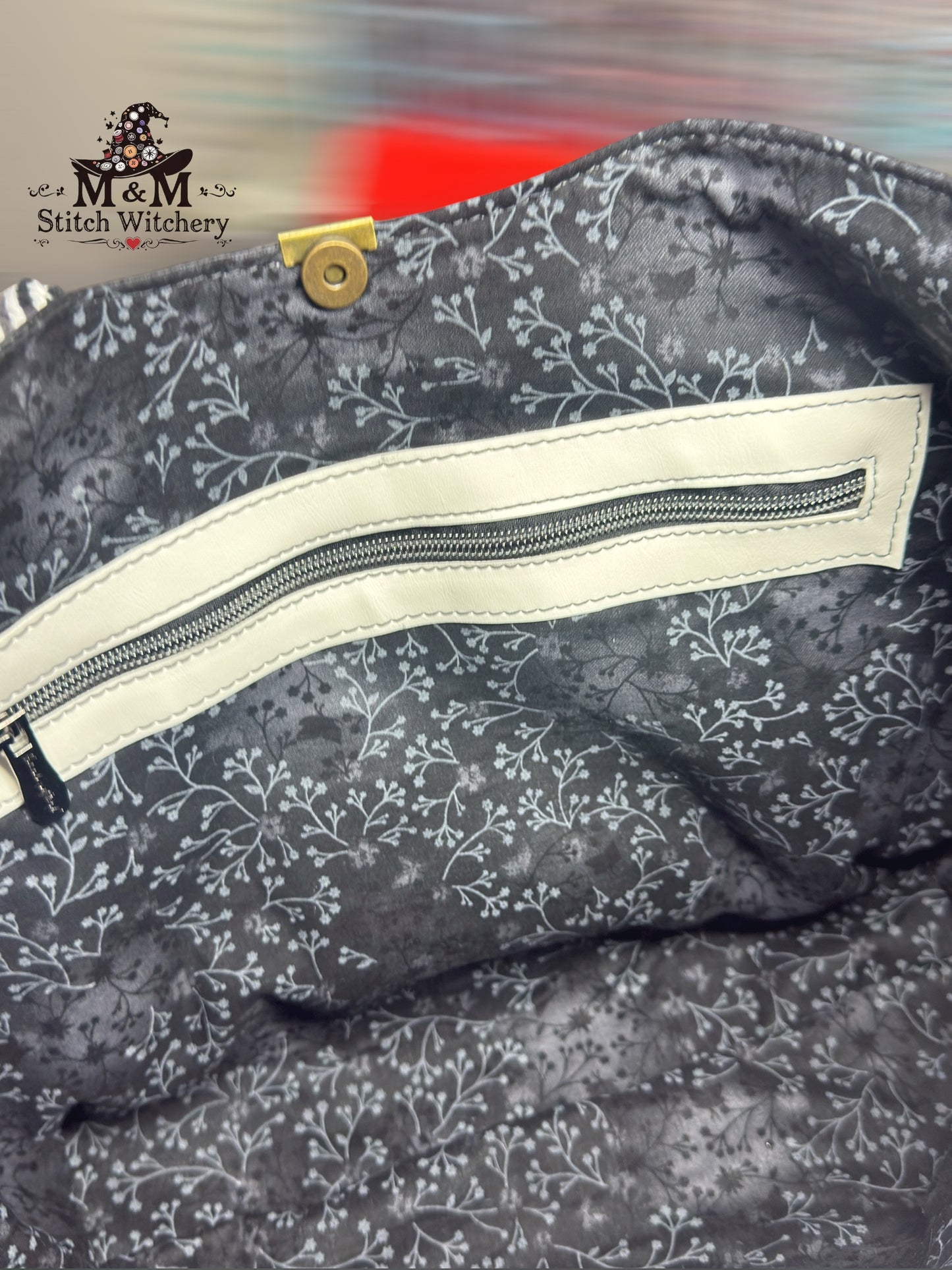 The GQ Tote Bag (Roses)